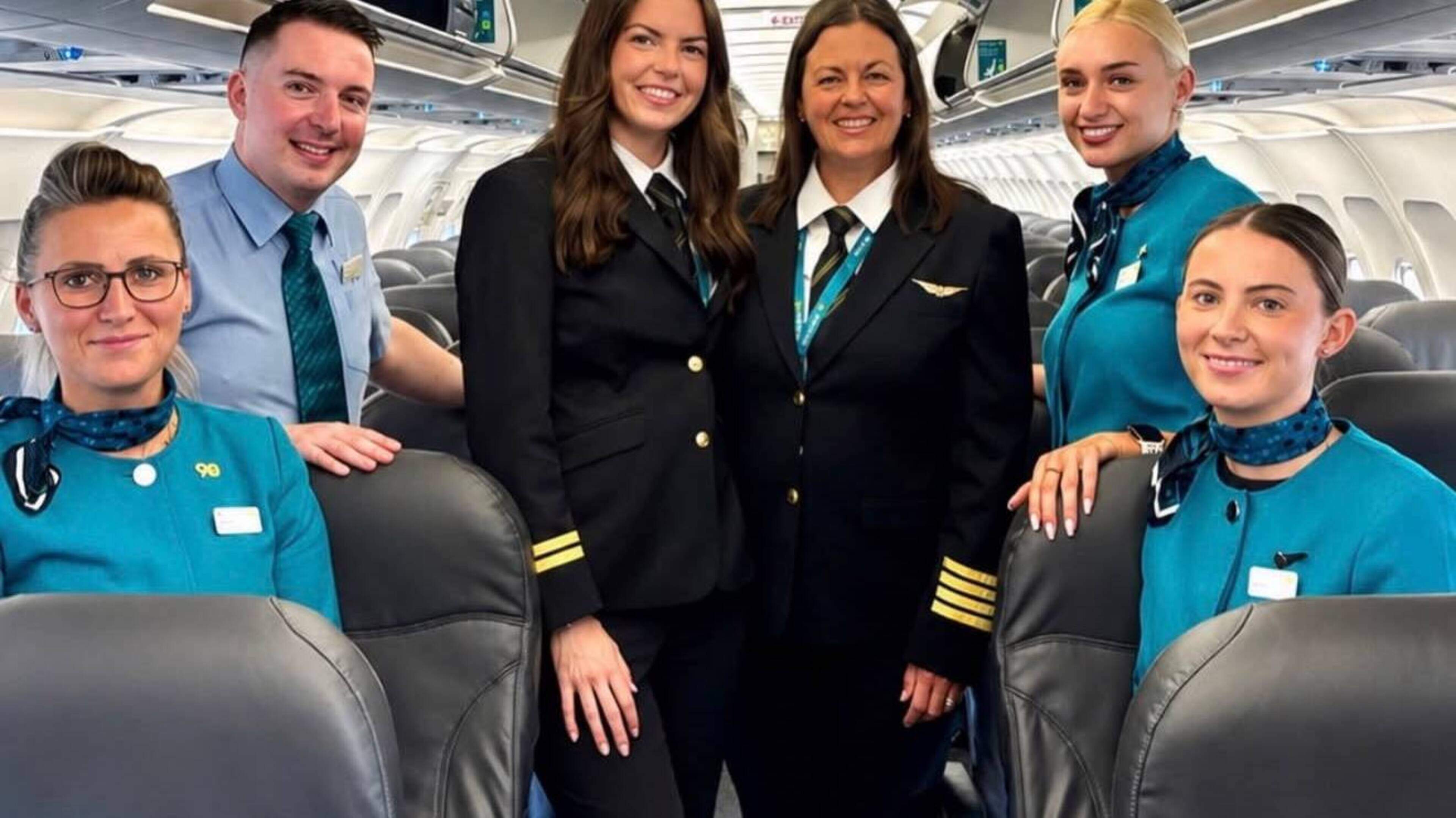‘Very proud’ – pilots make Aer Lingus history as first mother and daughter to operate flight together